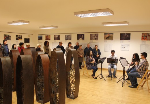 A sala de exposicións de Lousame acolle ata finais de marzo a primeira parte da mostra “Nós-outras. Creadoras no Barbanza”